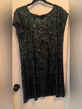 Women’s Dark Green Sequin Dress - Elegant Evening Look